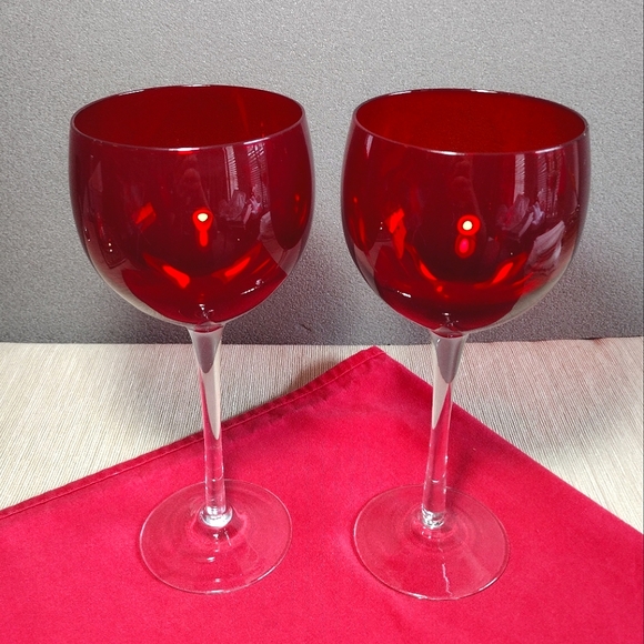 Vintage Set of 2 Ruby Red Wine Glasses - Picture 2 of 4